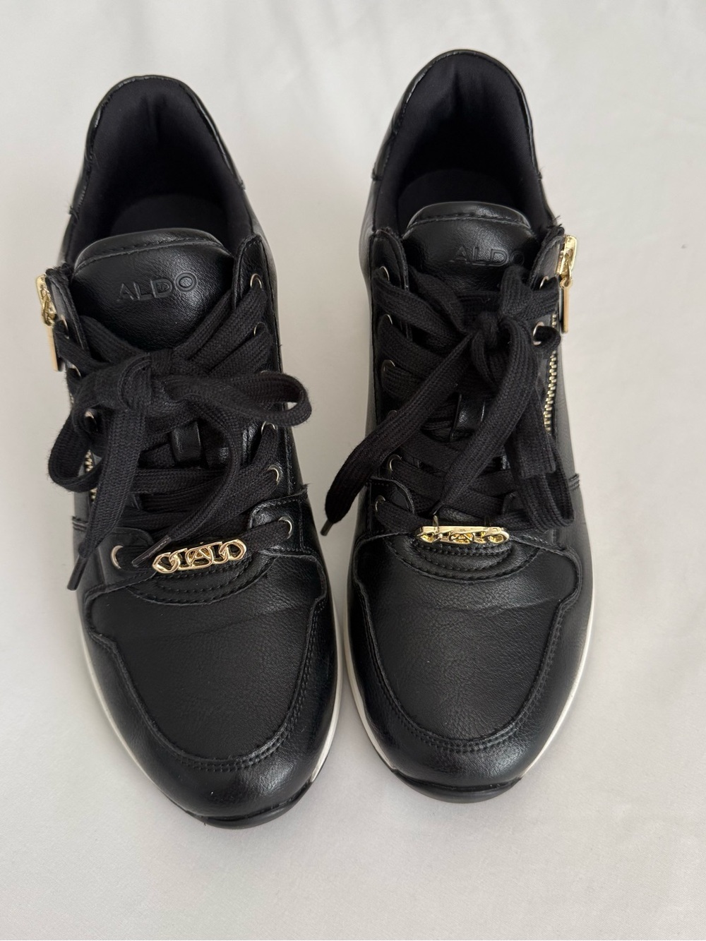 Aldo Adwiwiax women’s Wedge Sneakers - Black And Gold Size 8.5